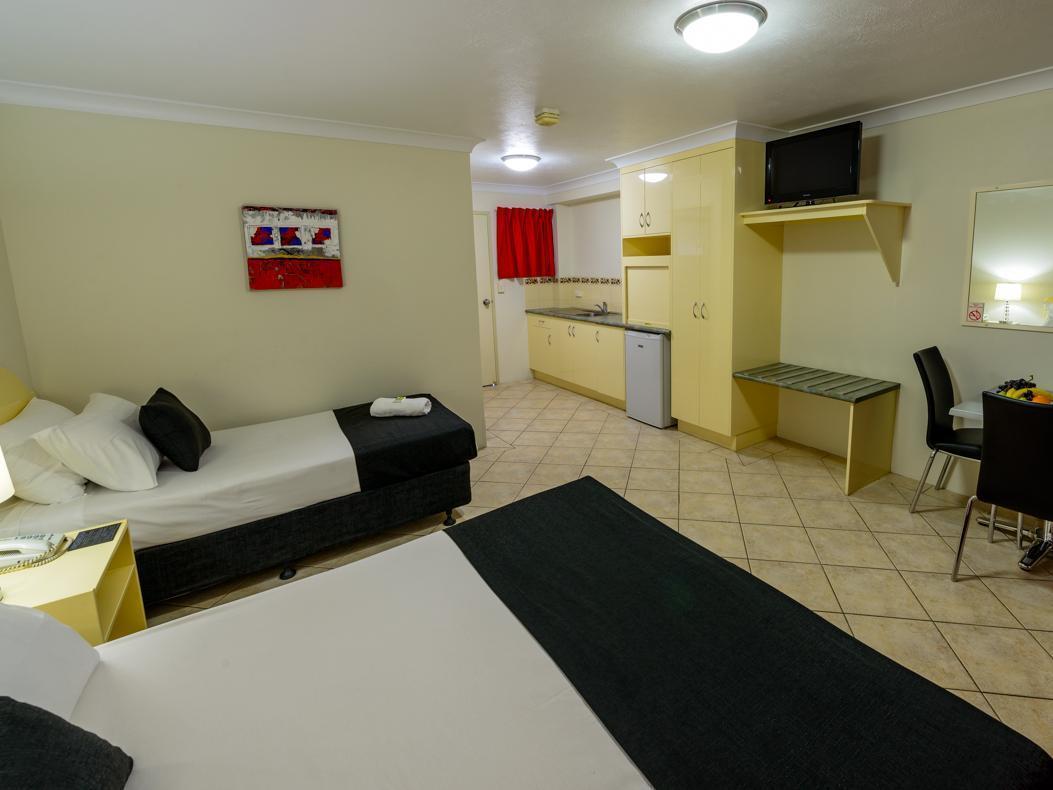 Rocky Gardens Motor Inn Рокгемптон Экстерьер фото